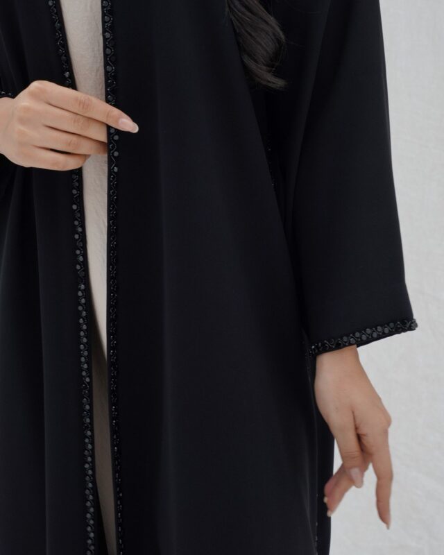 Alternative view of Abaya 04
